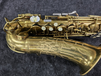 Photo Gorgeous Original Lacquer Conn 26M CONNQUEROR Alto Sax - Serial # 267915